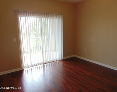 10075 Gate Parkway Ne - Photo Thumbnail 9