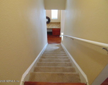 10075 Gate Parkway Ne - Photo Thumbnail 8