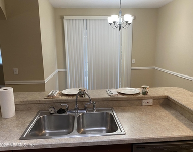 10075 Gate Parkway Ne - Photo Thumbnail 19