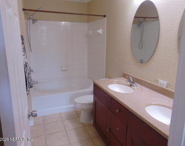 10075 Gate Parkway Ne - Photo Thumbnail 6
