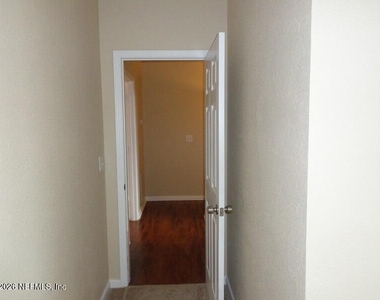 10075 Gate Parkway Ne - Photo Thumbnail 24