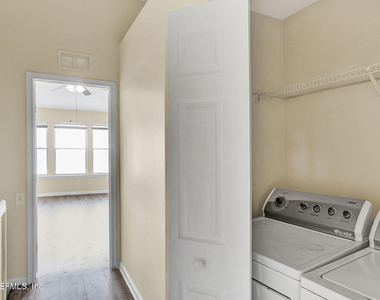 7518 Red Crane Lane - Photo Thumbnail 26