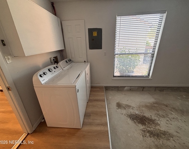 7827 E Fawn Brook Circle - Photo Thumbnail 11