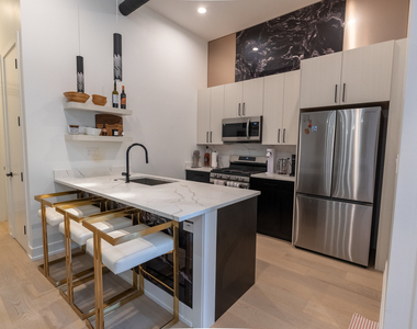 77 W Chestnut Street - Photo Thumbnail 3