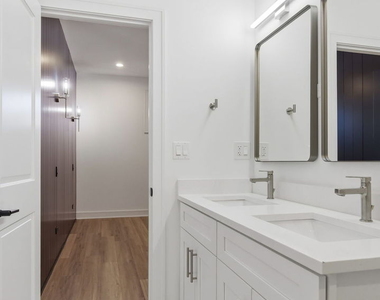 4739 S Indiana Avenue - Photo Thumbnail 6