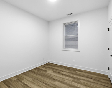 4739 S Indiana Avenue - Photo Thumbnail 11