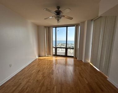 1235 S Prairie Avenue - Photo Thumbnail 2