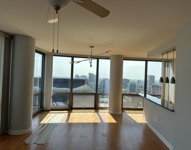 1235 S Prairie Avenue - Photo Thumbnail 4