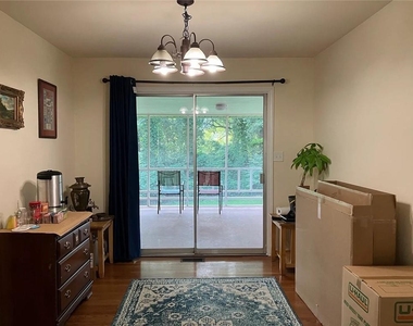 1216 Biltmore Drive Ne - Photo Thumbnail 4