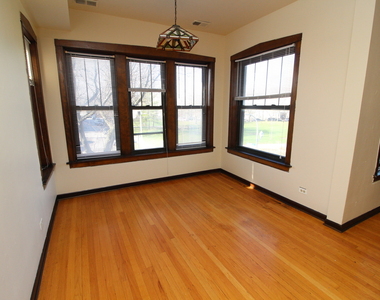 1728 W Juneway Terrace - Photo Thumbnail 7