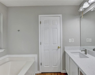 240 Springbottom Court - Photo Thumbnail 28