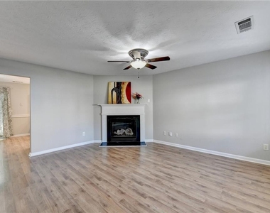 240 Springbottom Court - Photo Thumbnail 8