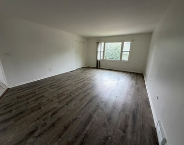 2513 Western Avenue - Photo Thumbnail 2