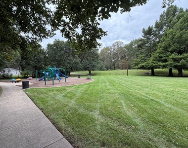 2513 Western Avenue - Photo Thumbnail 10