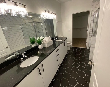 390 17th Street Nw - Photo Thumbnail 21