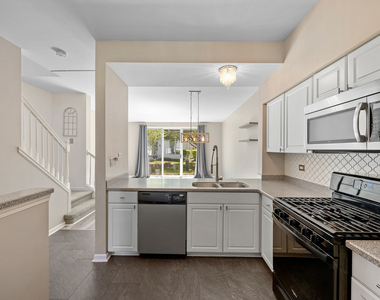 120 Polaris Drive - Photo Thumbnail 5