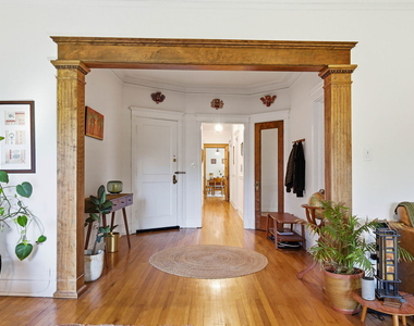 5321 S Woodlawn Avenue - Photo Thumbnail 6