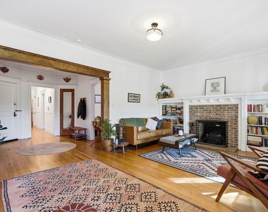 5321 S Woodlawn Avenue - Photo Thumbnail 5