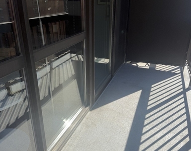 33 W Delaware Place - Photo Thumbnail 11
