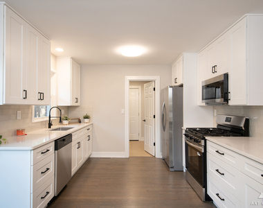 11550 Francis Road - Photo Thumbnail 10