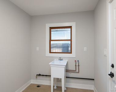 11550 Francis Road - Photo Thumbnail 19