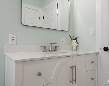 11550 Francis Road - Photo Thumbnail 24