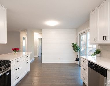 11550 Francis Road - Photo Thumbnail 6