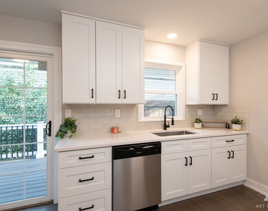 11550 Francis Road - Photo Thumbnail 8