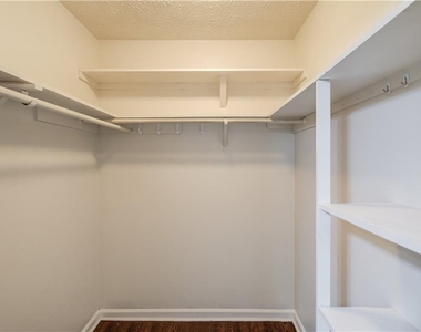 4905 Wade Valley Way - Photo Thumbnail 22