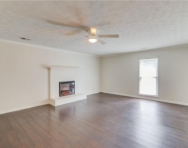 4905 Wade Valley Way - Photo Thumbnail 18