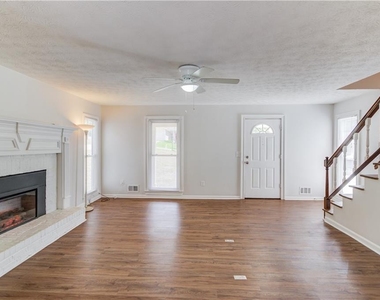 4905 Wade Valley Way - Photo Thumbnail 6