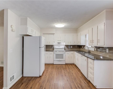 4905 Wade Valley Way - Photo Thumbnail 8
