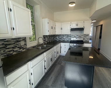 2721 W Polk Street - Photo Thumbnail 4