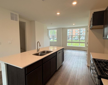 347 Summit Circle - Photo Thumbnail 2