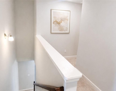 182 Woodhouse Circle - Photo Thumbnail 17