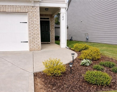 182 Woodhouse Circle - Photo Thumbnail 1