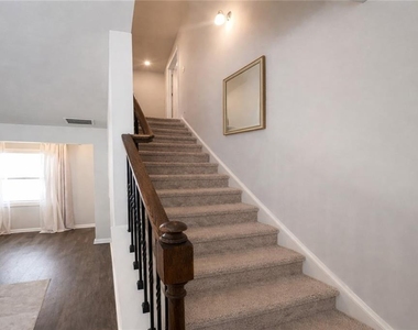 182 Woodhouse Circle - Photo Thumbnail 9