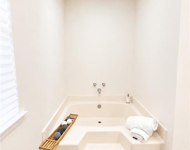 6979 Ling Lane - Photo Thumbnail 9