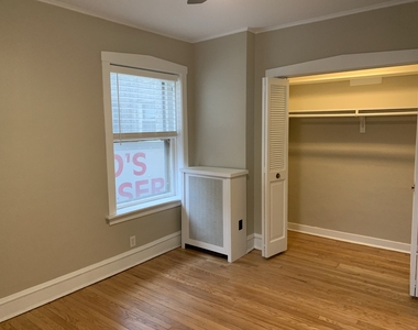 2046 W Farragut Avenue - Photo Thumbnail 15