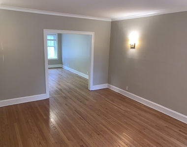 2046 W Farragut Avenue - Photo Thumbnail 2