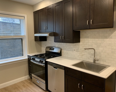 2046 W Farragut Avenue - Photo Thumbnail 11
