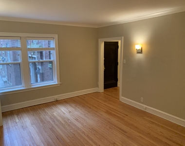 2046 W Farragut Avenue - Photo Thumbnail 8