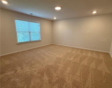 64 Park Chase Lane - Photo Thumbnail 21