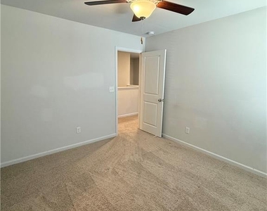 64 Park Chase Lane - Photo Thumbnail 26