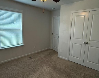 64 Park Chase Lane - Photo Thumbnail 14