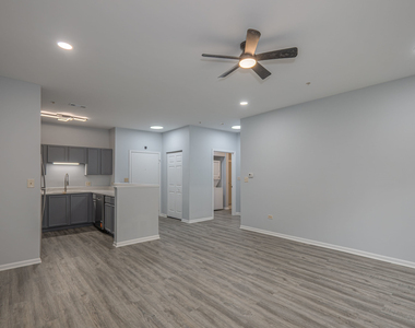 801 N Mclean Boulevard - Photo Thumbnail 9