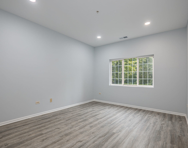 801 N Mclean Boulevard - Photo Thumbnail 11