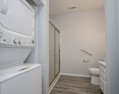 801 N Mclean Boulevard - Photo Thumbnail 15