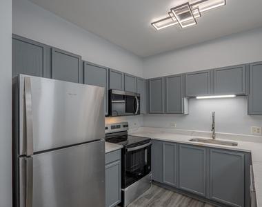 801 N Mclean Boulevard - Photo Thumbnail 4
