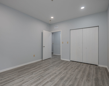 801 N Mclean Boulevard - Photo Thumbnail 12